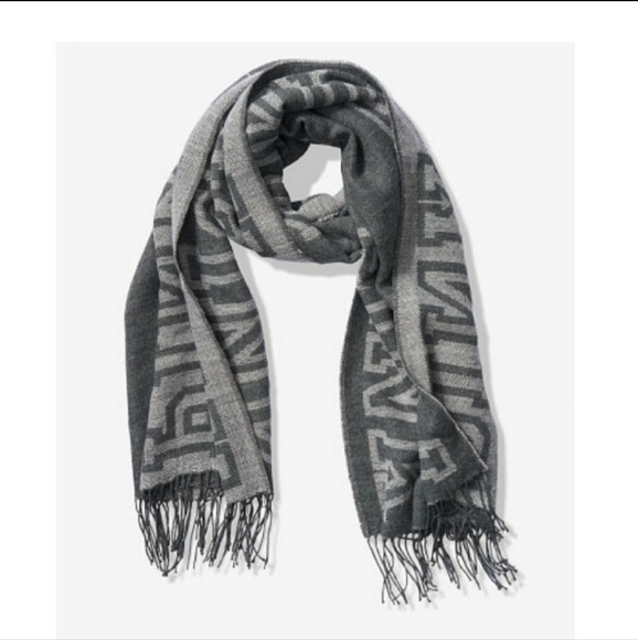NEW VICTORIA'S SECRET PINK LOGO GREY BLANKET SCARF - Picture 2 of 8